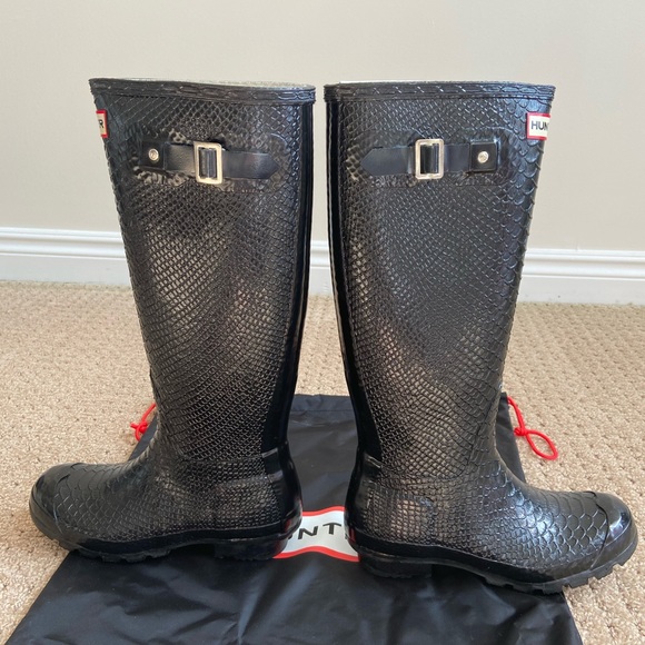 💥HP💥 Hunter Snake-Embossed Tall Rain Boots - Picture 3 of 7